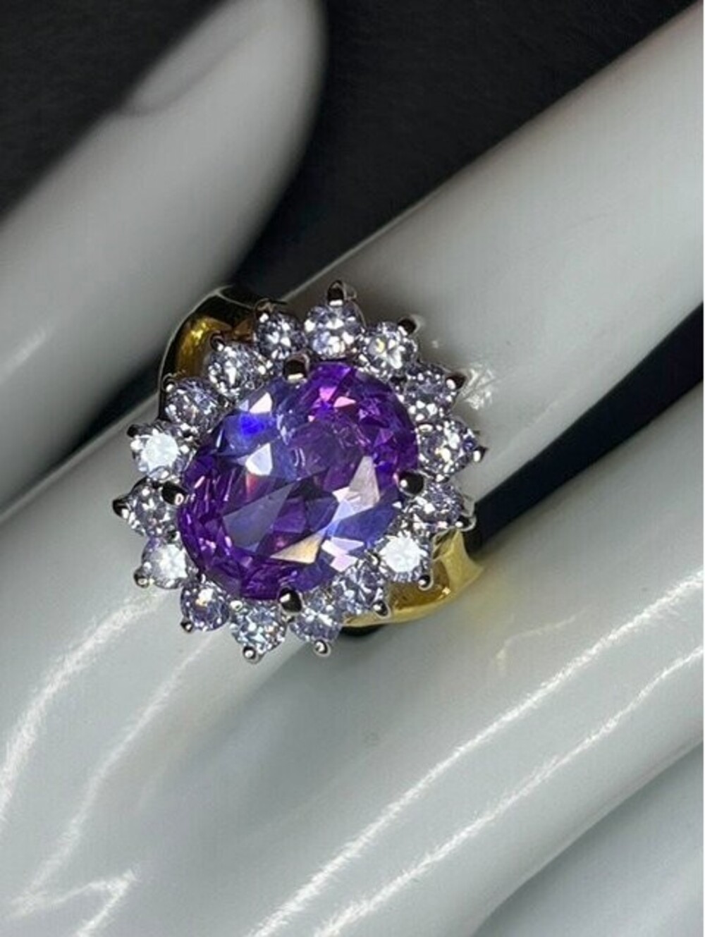 B7565 GR Halo Cocktail Ring Oval Purple  CZ Stone Gold Tone sz 8